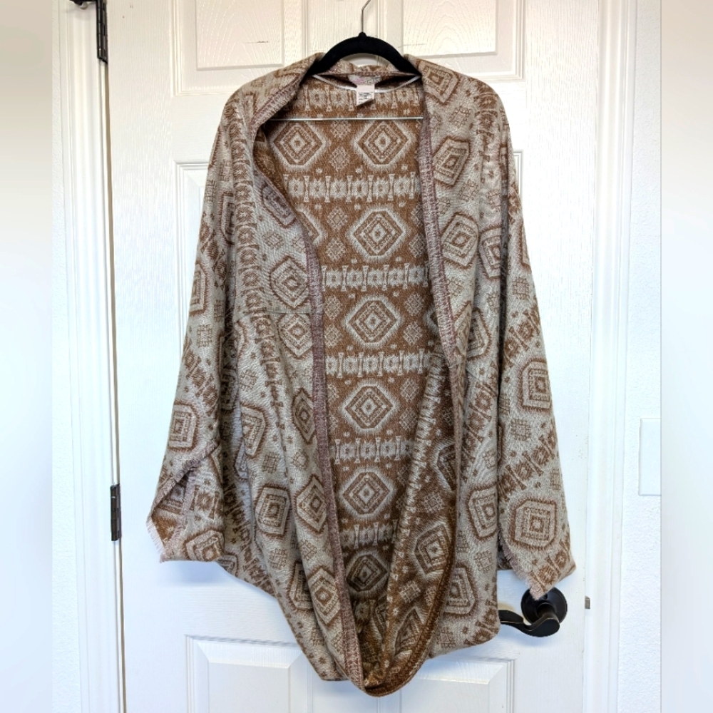 Free People Geometric Patterned Wrap - Brown and Cream